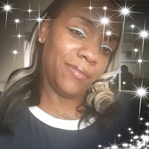 Meet your Posher, Lakisha